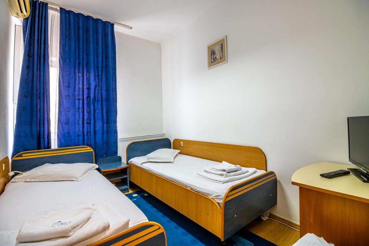 Motel Dasiana Targu Jiu Exterior photo